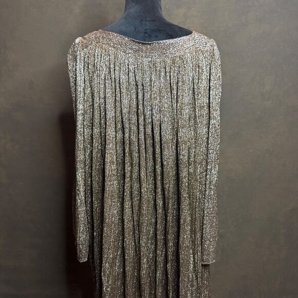 Vintage Saks Fifth Avenue metallic lamé pleated gown, from the late 1960s-1970s - Picture 3 of 7